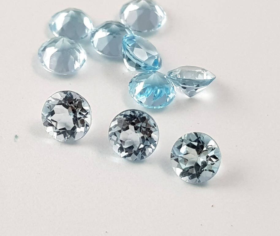 Natural Blue Topaz Gemstone Lot, AAA Faceted Round Cut, 3-5mm - Image 3