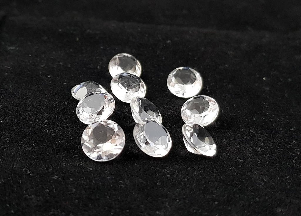 8–9mm Faceted Round Crystal Stones - Image 4