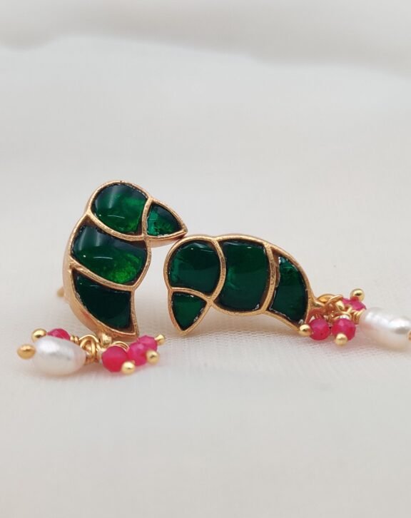 TAG NO. : KER1963 WEIGHT: 5.5 PURITY : 925 SILVER